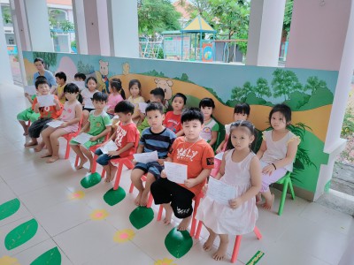 Trường Mầm non Sao Mai tổ chức cho các cháu uống bổ sung vắc xin bại liệt (bOPV) và tiêm bổ sung vắc xin sởi – rubella năm 2022